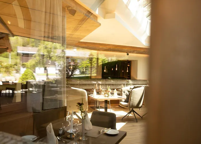 إليزابيث، 4 ستيرن سوبيريور فندق