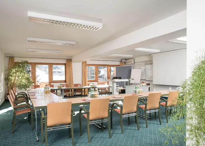 فندق إليزابيث، 4 ستيرن سوبيريور 4*